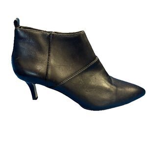Donald J Pliner Black Fayla Leather  Kitten Heel Ankle Boots SZ 7.5